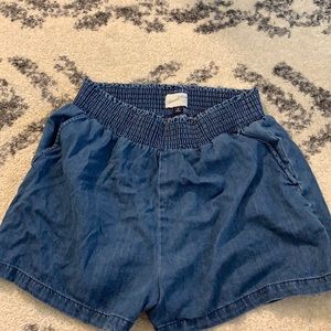 Denim stretchy shorts